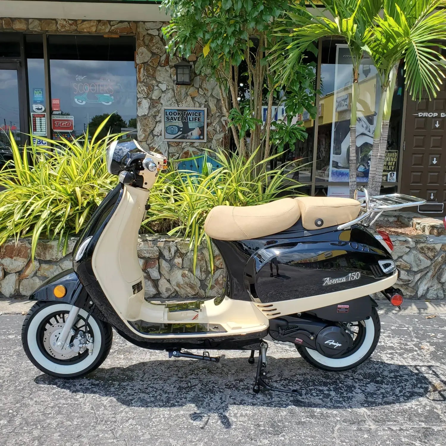 Amigo Avenza 150cc Scooter Fully Assembled