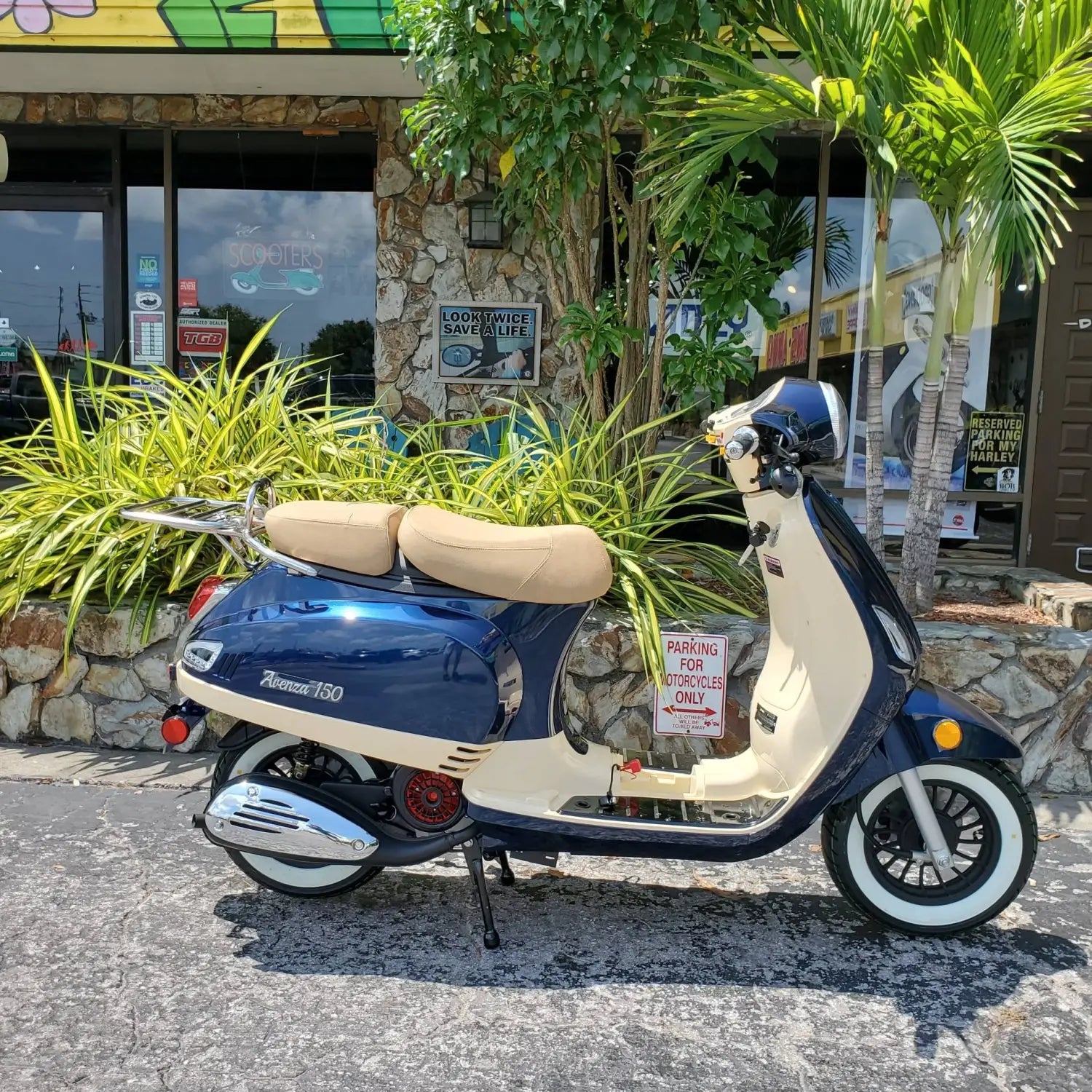 Amigo Avenza 150cc Scooter Fully Assembled