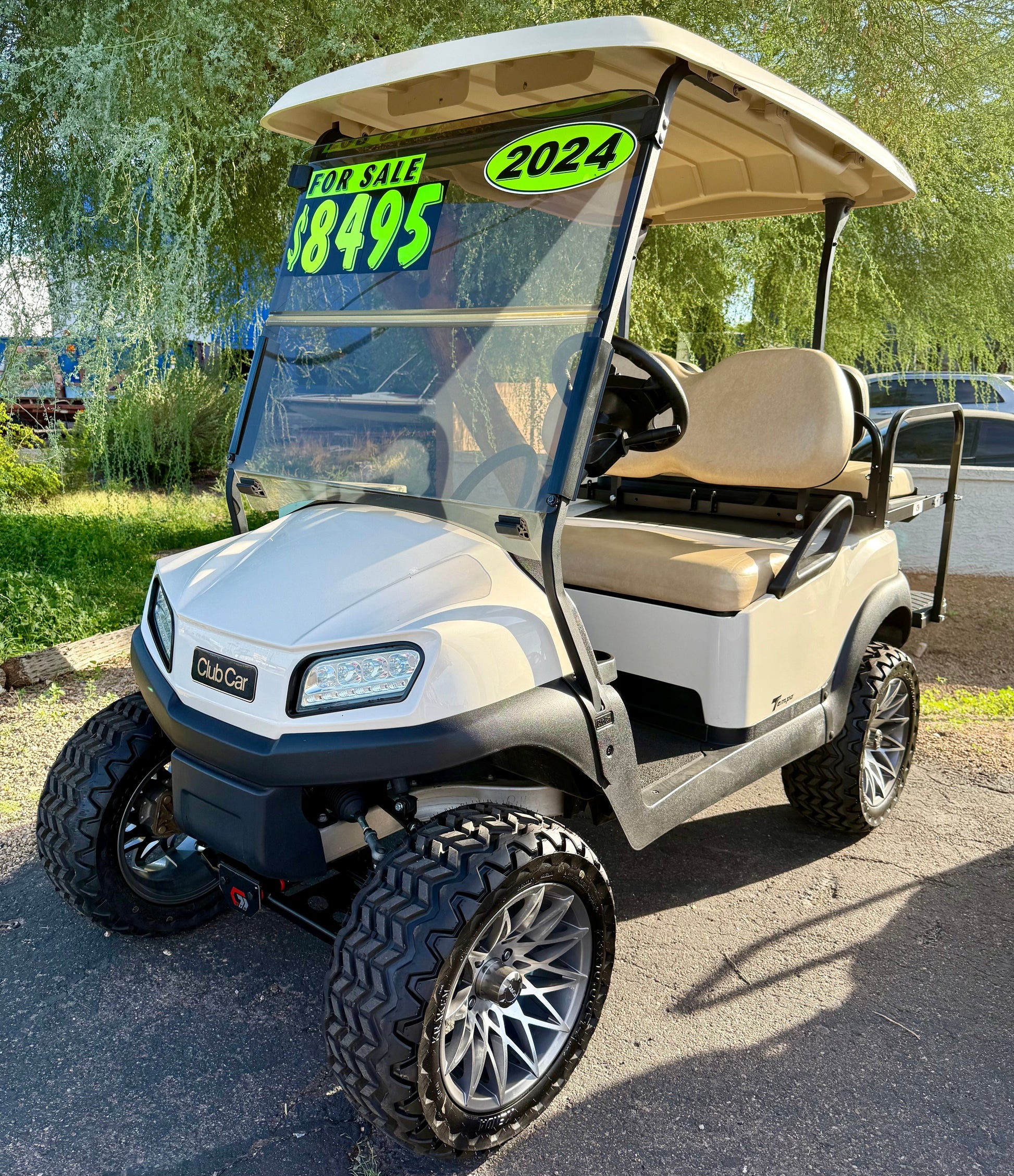 2024 Club Car Tempo in White 4 Passenger Golf Cart