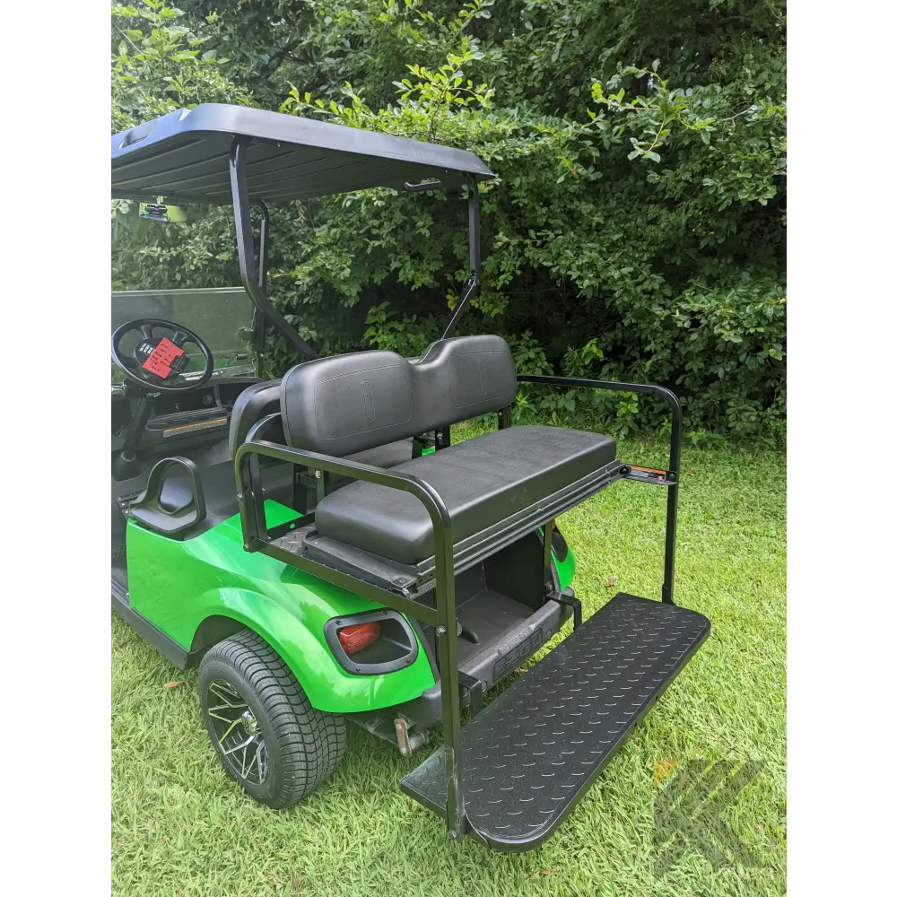 E-Z-GO TXT - Green Kryptex Golf Carts