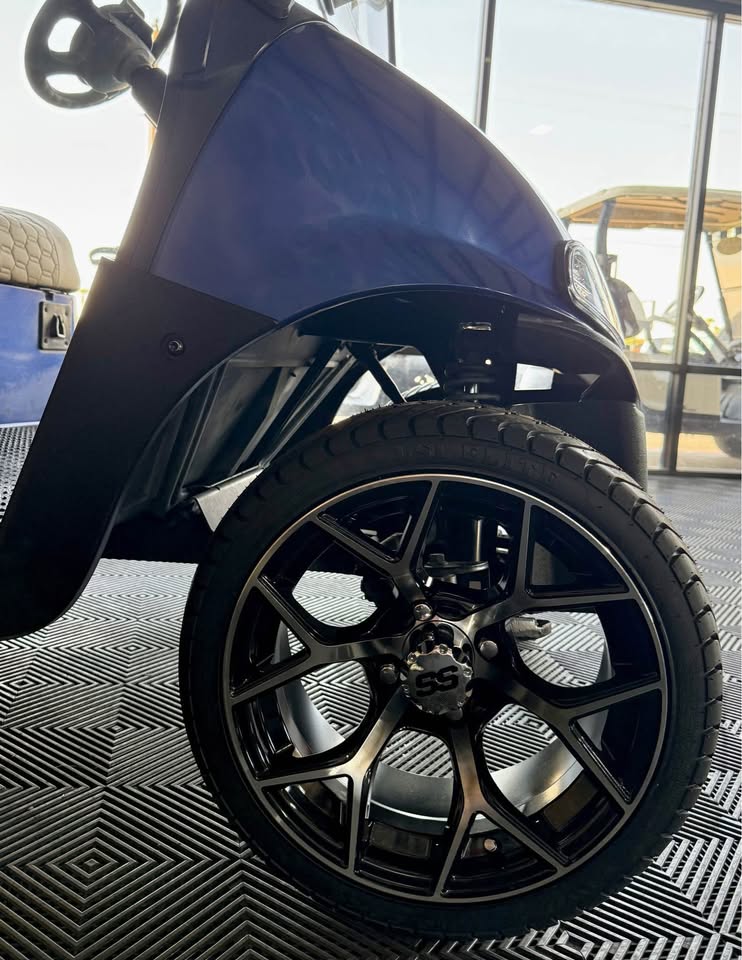 2020 EZGO RXV 4 Passenger Golf Cart w/ Lithium Battery