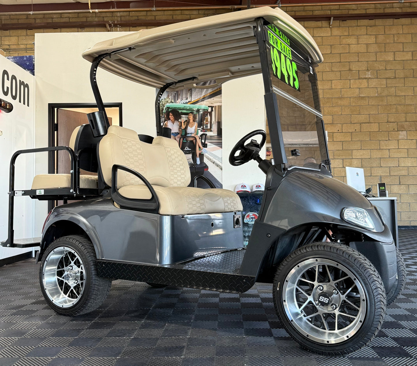2022 EZGO RXV 4 Passenger Golf Cart w/ Lithium Battery
