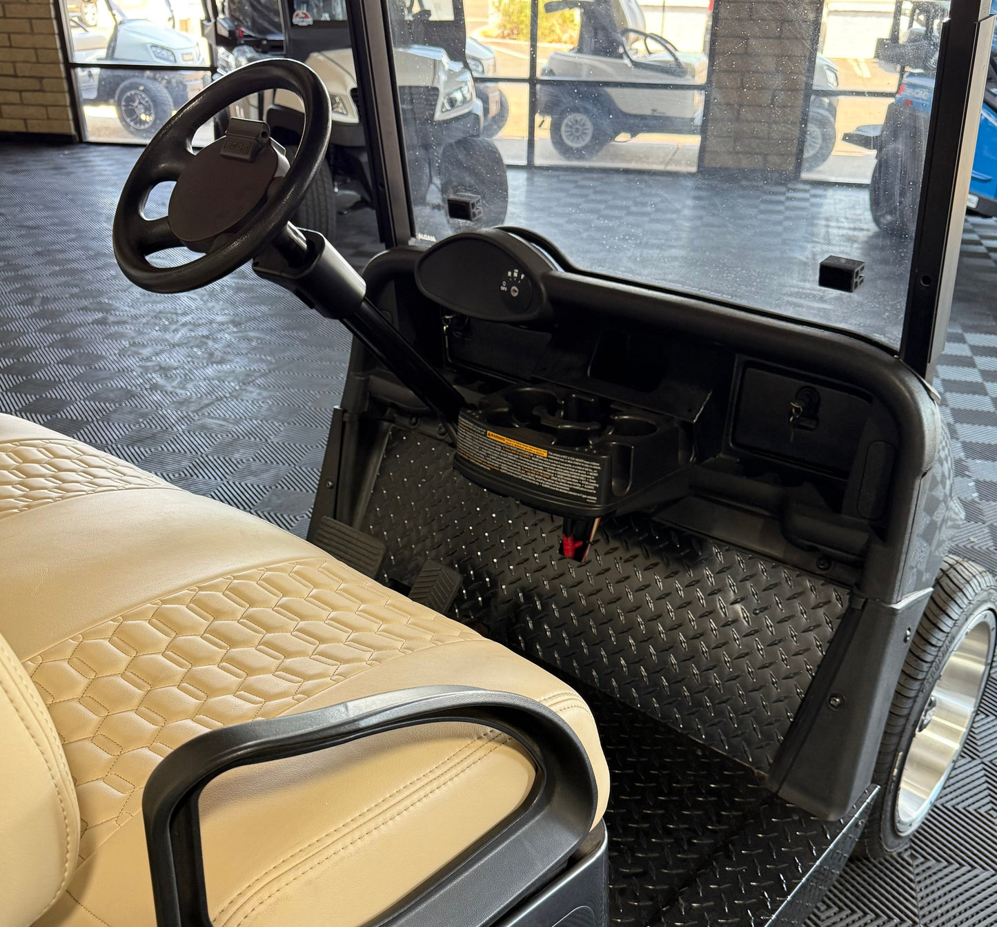 2022 EZGO RXV 4 Passenger Golf Cart w/ Lithium Battery