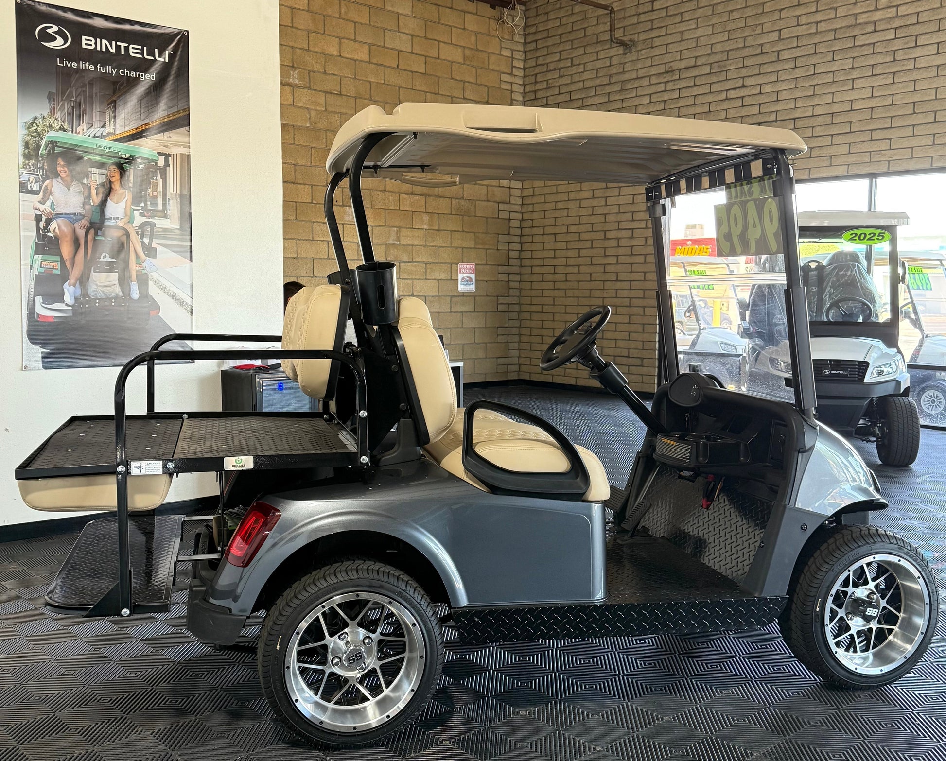 2022 EZGO RXV 4 Passenger Golf Cart w/ Lithium Battery