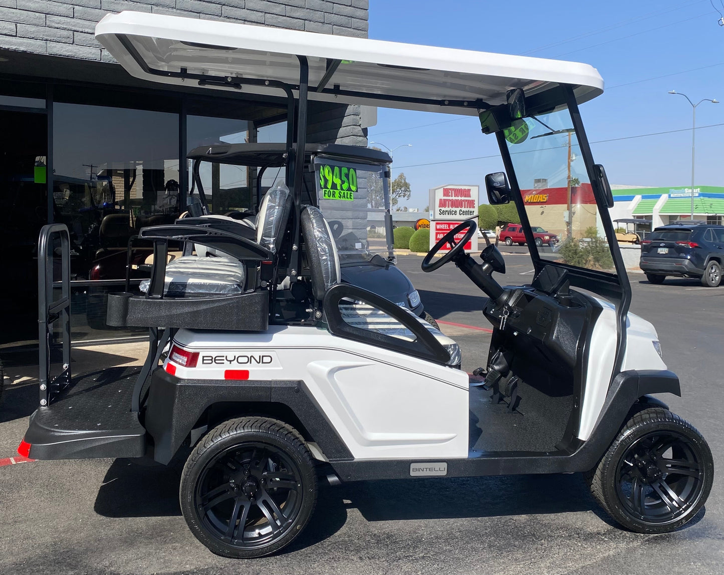 2025 Bintelli Beyond LITE 4 Passenger Golf Cart in White w/ New 105AH Lithium Battery